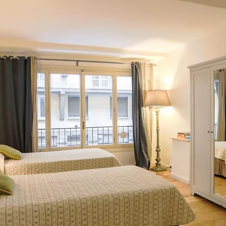 Ponte Vecchio 3 Bedroom * フィレンツェ